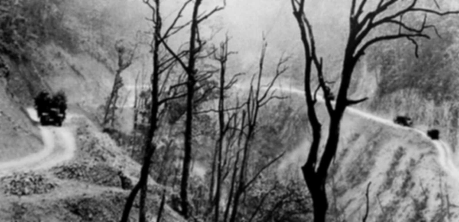 Những con đường Trường Sơn đặc biệt